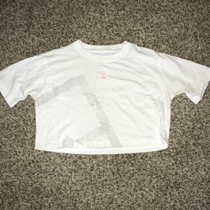 NIKE CROP TOP